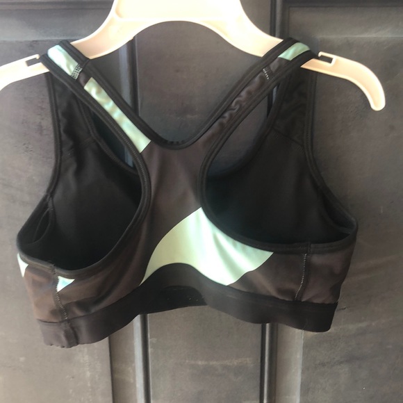 Nike sports Bra Medium - Picture 4 of 4